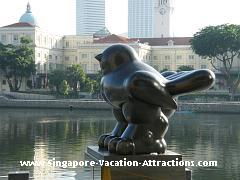 Bird, a bronze sculpture located in front of UOB Plaza