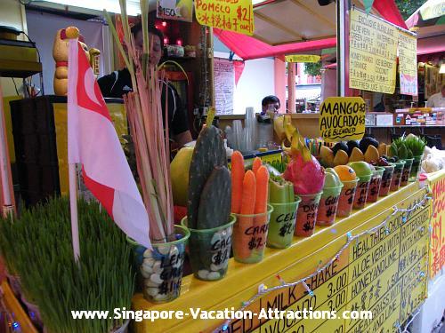 Where to get a cool drink at Singapore Chinatown: Juice bar at Trengguna Street