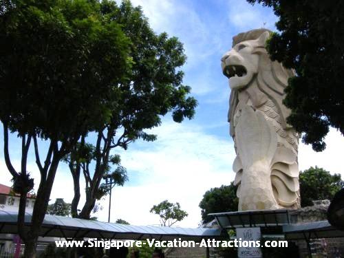 The Merlion, the largest icon of Singapore at Sentosa Island.